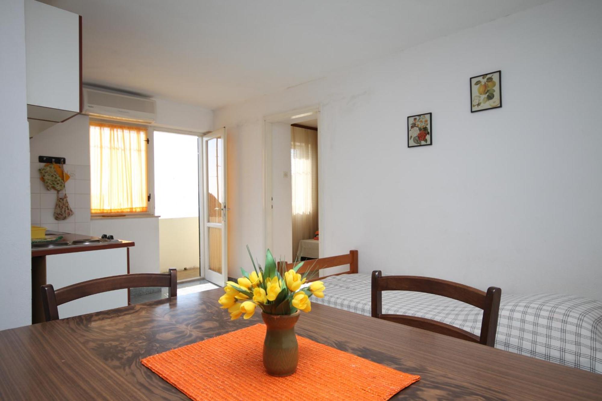 Apartments By The Sea Marusici, Omis - 8632 Мимице Стая снимка